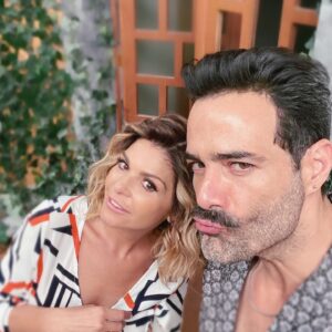 Luis Roberto Guzmán Instagram - Cuidando, divirtiendo y amando a este hermoso corazón. @itatic_oficial eres una guerrera. Ejemplo de mujer, madre e hija. Tus dos ángeles te protegen cada paso. Como tú misma cantas 🎤🎼 “el baile de la victoria” Cómo ves @montserratmaranon? @lamexicanayelgueroof