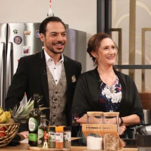 Luísa Cruz Instagram - Hoje fui com o meu Ismael dar espectáculo à “Casa Feliz”. Obrigado Diana Chaves e Sr. Dr. João Baião por me receberem tão bem. Cumpri um dos meus sonhos de aparecer na Televisão. Directamente da Nazaré para a Sic. Quem me viu?? 😘.
.
#luisacruz #casafeliz #sic #sptelevisao #nazaresic #alexandregoncalvesmanagement