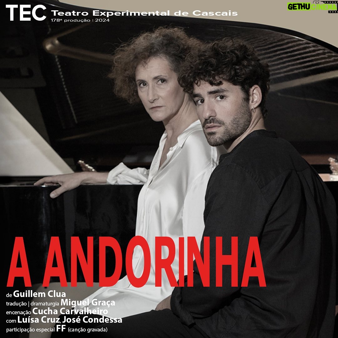 Luísa Cruz - 401 Likes - A Andorinha do espanhol Guillem Clua, tem estreia marcada no TEC (Auditório da Academia das Artes do Cruzeiro) no próximo dia 19 de Janeiro.
.
tradução | dramaturgia MIGUEL GRAÇA
encenação CUCHA CARVALHEIRO
cenografia | figurinos FERNANDO ALVAREZ
desenho de luz MANUEL ABRANTES
desenho de som surround | operação de som HUGO NEVES REIS
canção original TIAGO MACHADO
apoio vocal FF FERNANDO FERNANDES
assistência de encenação | direção de cena RODRIGO ALEIXO
produção RAUL RIBEIRO
direção de montagem RUI CASARES
operação de luzes | montagem JORGE SARAIVA
montagem CARLOTA GONZALEZ
fotografias de cena | materiais gráficos RICARDO RODRIGUES
secretariado MARIA MARQUES
contabilidade ANA LANDEIROTO
auxiliar de manutenção CLARISSE RIBEIRO
@teatroexperimentaldecascais @zecondessa @cuchacarvalheiro #tec #aandorinha #luisacruz #teatro #teatroportugal #atriz #estreia #estreiateatro #alexandregoncalvesmanagement