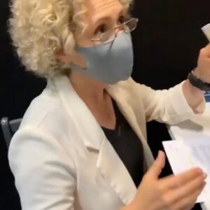 Luísa Cruz Instagram - A gente quer estudar e é isto! @o_unas @ricardotpereira 😂😂