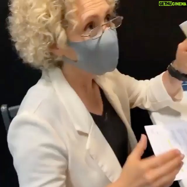 Luísa Cruz - 2.1K Likes - A gente quer estudar e é isto! @o_unas @ricardotpereira 😂😂