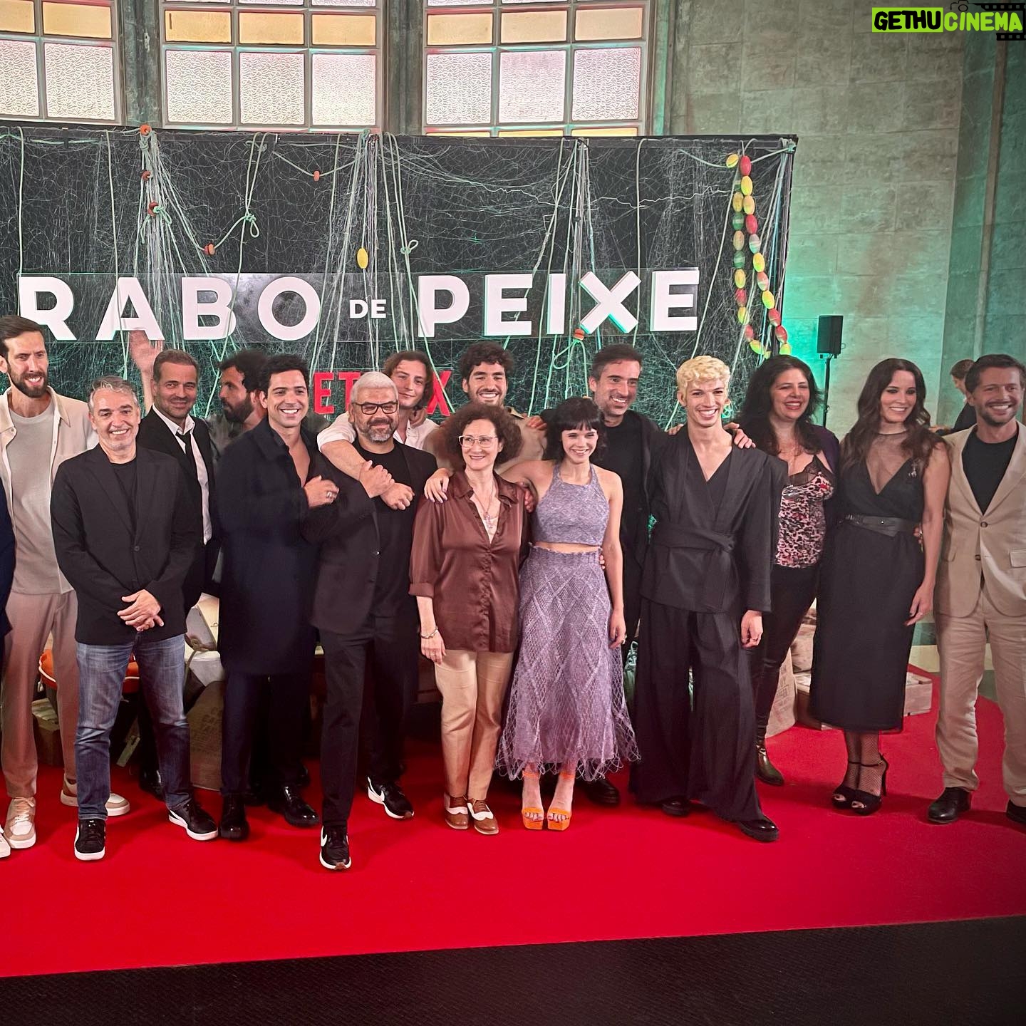 Luísa Cruz - 371 Likes - Rabo de Peixe está quase a estrear na @netflixpt! Quem está curioso?
Hoje foi assim na antestreia 💕onde só cheirámos o 1º episódio 😉
Desejosa de ver a minha participação como Dona Valentina.
.
@rabodepeixenetflix @ukbarfilmes @netflix
#rabodepeixenetflix #rabodepeixe #turnofthetide #ukbarfilmes #actriz #luisacruz #luisacruzoficial #alexandregoncalvesmanagement