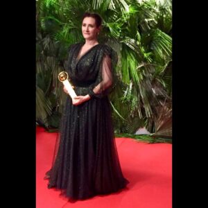 Luísa Cruz Instagram - Receber o Globo de Ouro como melhor actriz de Teatro não pode ser solitário e gostava de o partilhar com todos os envolvidos no espectáculo “A Criada Zerlina”.
Muito obrigado ao @dino_alves_eu por mais uma vez me permitir usar uma das suas criações.
Makeup: @paintedbyjay .
.
#ccb #joaobotelho #nunopratas #sic #globosdeouro #caras #luisacruz #luisacruzofficial #alexandregoncalvesmanagement
