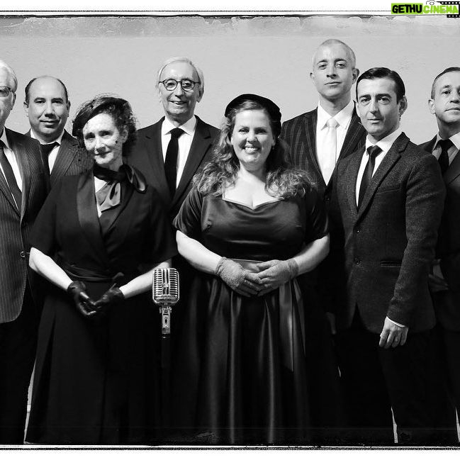 Luísa Cruz - 423 Likes - É já amanhã dia 3 de Março que estreamos no @teatrosaoluiz. “O Amor é um som que reclama eco”, disse Júlio Dinis. É com esta frase que se apresenta o espetáculo de Carla Vasconcelos, uma homenagem aos tempos áureos da rádio e aos homens e mulheres que dela fizeram parte. Rostos escondidos que têm voz presente em todos nós, nomes que passam de geração em geração. Rubricas que não se esquecem. Reclames que se cantarolam.
Venha daí nesta aventura radiofónico-teatral!
O AMOR É UM SOM
Encenação de Carla Vasconcelos
Com Carla Vasconcelos, João Fernandes, João Henriques, Júlio Isidro e Luísa Cruz
3 a 20 março
quarta a sábado às 19h30 e domingo às 16h na Sala Mário Viegas
M/12
€12
Sessão com interpretação em Língua Gestual Portuguesa
20 março, domingo, às 16h
📷 @luis.santos74
#saoluizteatromunicipal #teatro #oamoreumsom #oamoréumsomquereclamaumeco #estreia #carlavasconcelos #luisacruz #julioisidro #joaofernandes #joaohenriques #manuellourenço #culturproject #egeac #alexandregoncalvesmanagement @carlotinhatinha @julioisidrooficial @jmh_voice.steps