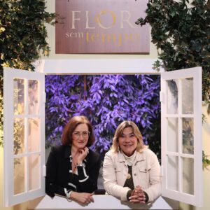 Luísa Cruz Instagram - Quem viu a Cremilde Mosquito e a Julieta Formiga?

@_marina_mota_oficial @sicoficial @flor_sem_tempo_oficial @sptelevisao

#sic #florsemtempo #opto #ficção #luisacruz #luisacruzoficial #alexandregoncalvesmanagement