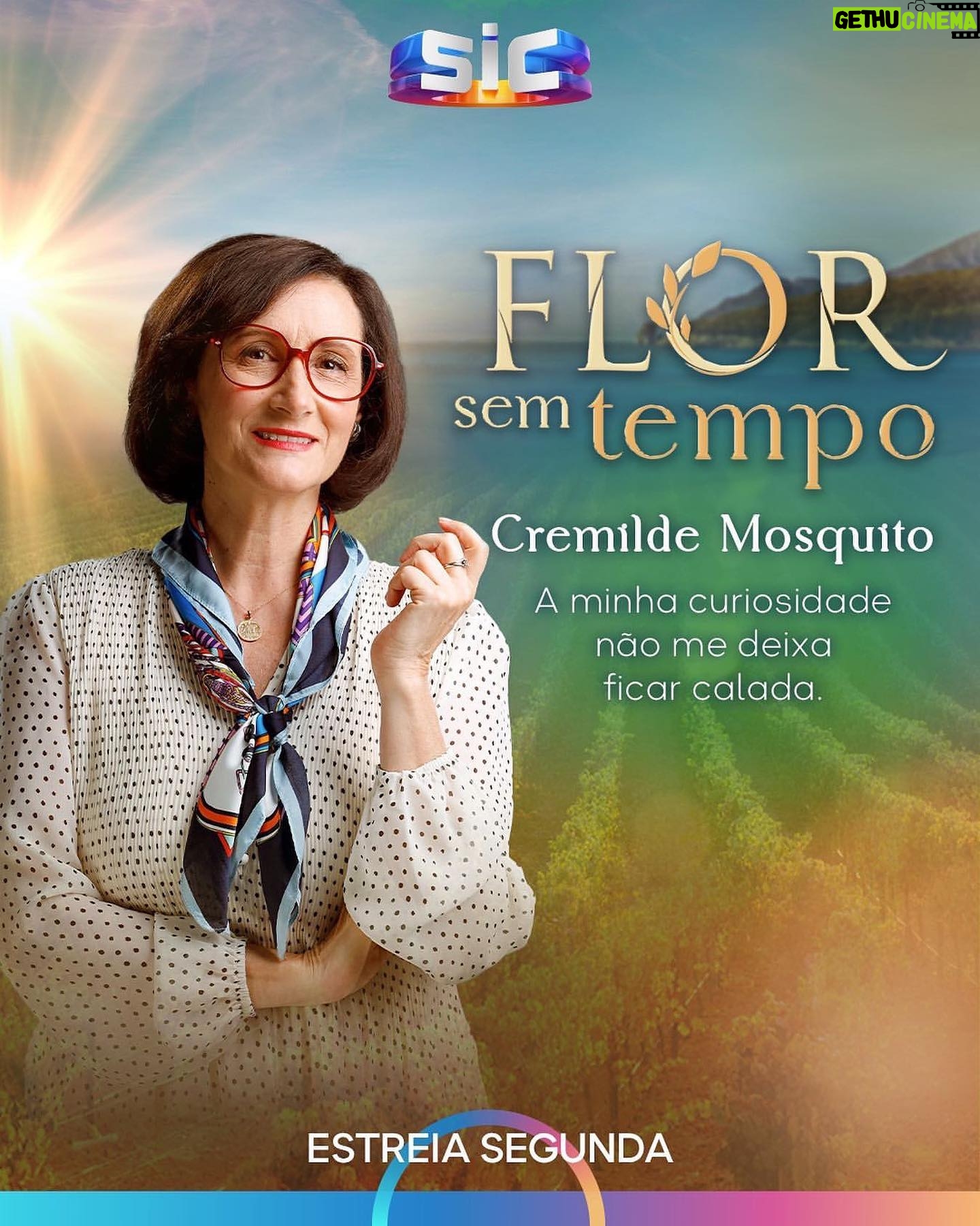 Luísa Cruz - 334 Likes - Em @flor_sem_tempo_oficial serei a técnica de farmácia de Vila Santa que sabe mais da vida dos seus fregueses do que de medicamentos 😂.
Para Cremilde Mosquito a fofoca é sempre um bom remédio.
"Flor Sem Tempo", estreia segunda, dia 30, na SIC.
#sic #florsemtempo #opto #ficção #luisacruz #luisacruzoficial #alexandregoncalvesmanagement @sicoficial @sptelevisao @opto.sic