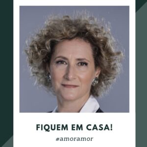 Luísa Cruz Instagram - Por favor FIQUEM EM CASA! 🏠
Com #amoramor 
.
@amoramor_sic_oficial 
@sicoficial 
@sptelevisao 
#luisacruz #sic #sptelevisao #fiqueemcasacomasic #alexandregoncalvesmanagement
