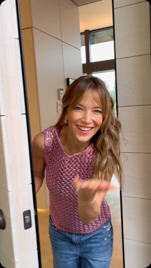 Luisana Lopilato Instagram - Y un día mi sirenita cumplió 6! 🧜Amante de la vida marina, no podía ser de otra manera! Gracias a todo el equipo que creó un ambiente único en su día. Sin dudas, un recuerdo muy lindo para ella y para toda la familia 🌊💙

And just like that, my little mermaid turned 6! Her love for all things under the sea made this the perfect theme. Huge thanks to the amazing team who created such a unique atmosphere for her special day. Definitely a beautiful memory for her and the entire family. 

#birthdaygilr #cumpleañosfeliz #lasirenita #themeparty #littlemermaid #celebration #happybirthday