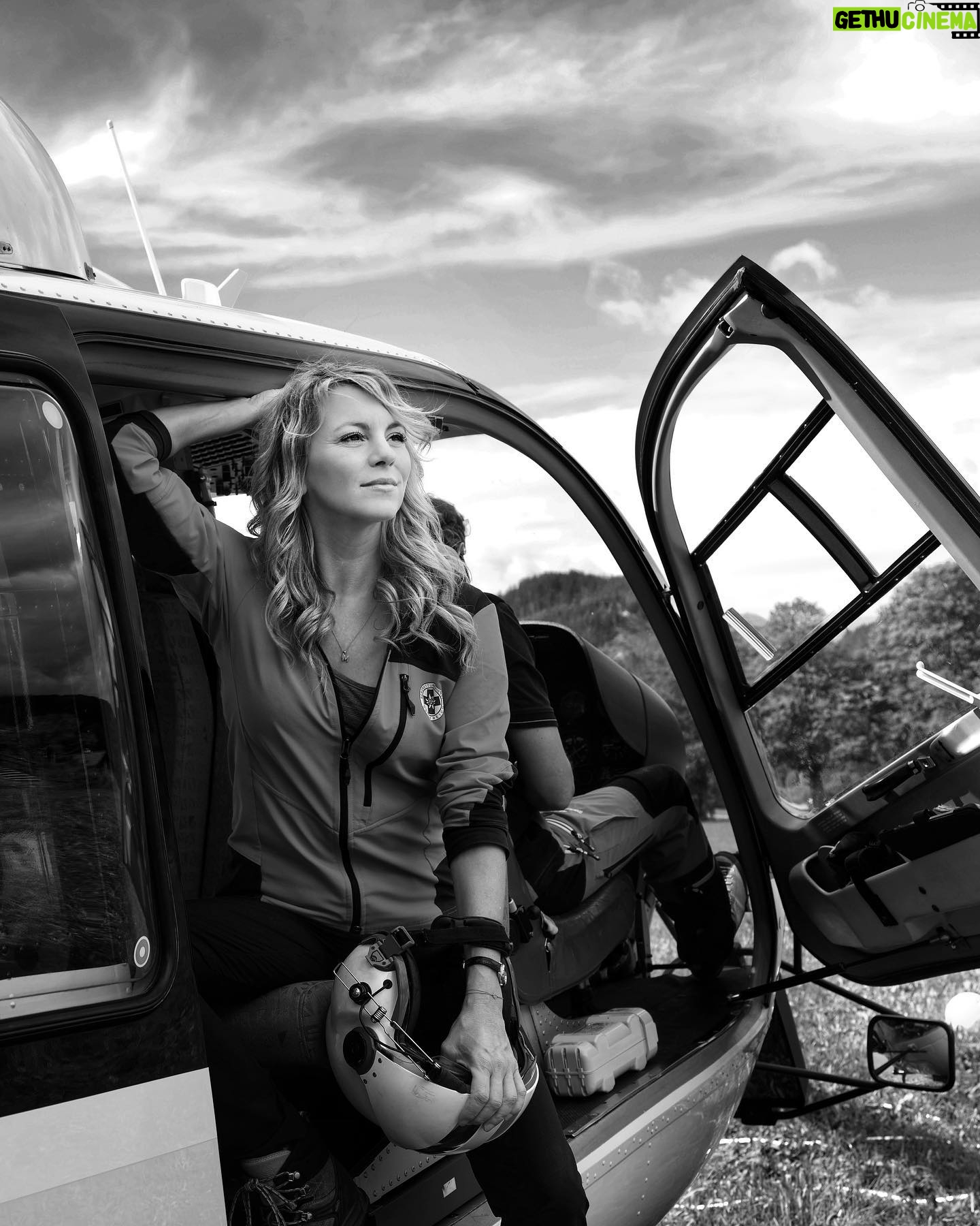 Luise Bähr - 9.2K Likes - Schöne Aussicht!
Staffelstart DIE BERGRETTER heute 20h15 im ZDF @diebergretter_offiziell #fotoby @gizaletta #diebeste @kaunertalergletscher @ndf_film #schwarzweissweil….