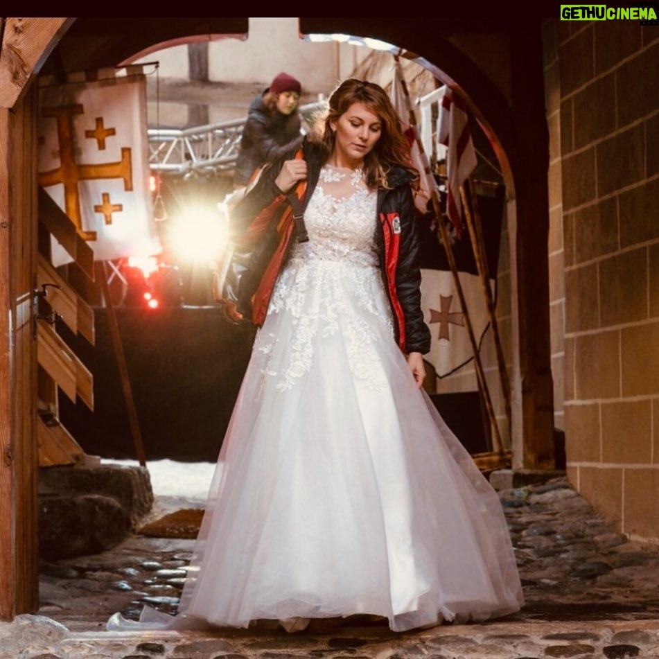 Luise Bähr - 9.7K Likes - FINALE! Die Hoffnung bleibt....
Heute 20h15 im ZDF #kaunertal#burgbrauneck#diebergretter_offiziell#sebastianstroebel_offical #spielparterdeluxe#bleibtoptimistisch #ichgehimmersozurarbeit