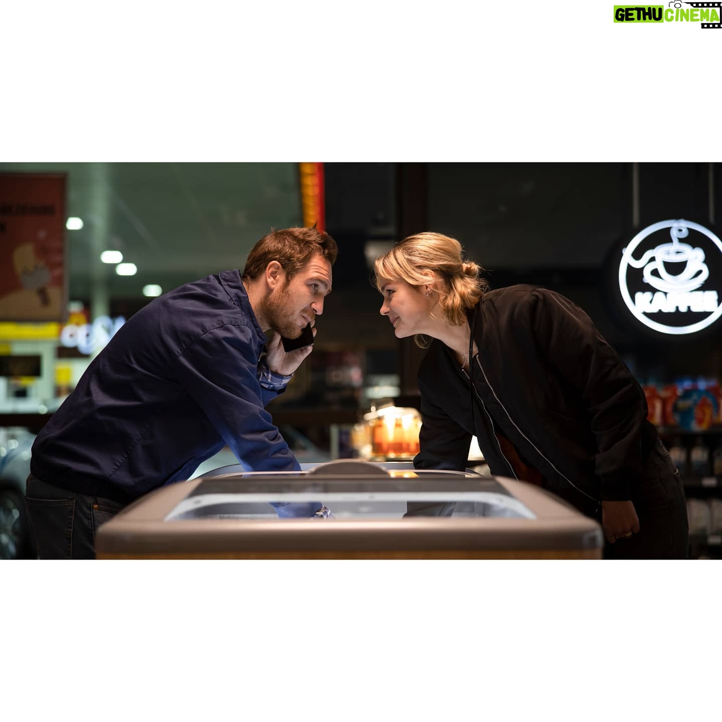 Luise Heyer - 485 Likes - Auch mit @he_lena_he Komödie Generation Beziehungsunfähig ist Luise auf dem diesjährigen @filmfestmunich vertreten.
@officialfredericklau
@zta_mgmt
@fitz_skoglund