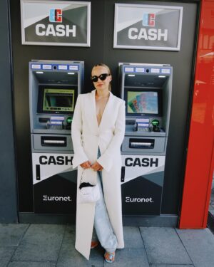 Luise von Finckh Instagram - Von unserem #fashionweek Ausflug letzte Woche. Thank you @kiliankerner_ & @voguegermany for having me 🥂fotos & fun @johanna.von.holst & @limauwo styled by @theresagrs HM by my cousin @naemi.nou