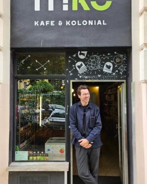 Lukáš Hejlík Instagram - Ahoj Česko !Tohle je prostě nejvíc naše snídaně. A @triko.kafe.kolonial je podnik, kterej by chtěla mít každá čtvrť, každý město. Najdete ho v nový žlutý snídanový, ale i starý modrý knížce 🥰🤣
#parky
#trikokolonial