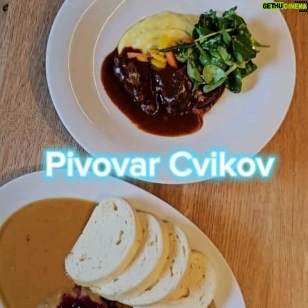 Lukáš Hejlík - 387 Likes - U @pivovarcvikov mají i nabíječky, a tak jsme krom dobití našich žaludků zvládli i docvaknout #id4 od @volkswagencz , pro které děláme tenhle seriál #nabijimse , takovou #egastromapa . Svíce, líčka a nabušená cukrářská vitrína.
#pivovarcvikov
#gastromapalukasehejlika
#vwambassador
@machuvkraj
@luzickehory
@regionliberec
#volkswagencz
#partnergastromapy