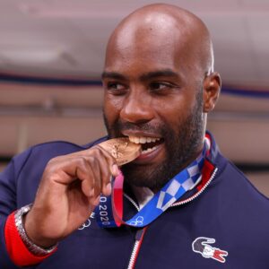 Lukáš Krpálek Instagram - 💫 Medal Moments from #Tokyo2020 🎌  100kg

🥇Lukas KRPÁLEK 🇨🇿
🥈Guram TUSHISHVILI 🇬🇪 
🥉Teddy RINER 🇫🇷 
🥉Tamerlan BASHAEV

1️⃣ DAY TO GO 🥳🥳🥳 #Paris2024 🇫🇷

#EuropeanJudo #Judo #Olympics