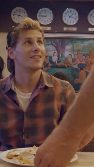 Lukas Sauer Instagram - Kulinarisch um die Welt 🌍 
Eben wiederentdeckt und festgestellt, dass ich den Clip noch gar nicht geteilt habe 🍱 Und welcher Snack ist euch besonders aufgefallen?

2018 für @gsk 
Clip IV 
Bon Appetit 🍜🧆🫔🍣🍤🌯🫘 
@itsus.media 
@felixfoehr 
@iraniomid 
@jansingelmann 
@myonghunoh

#F52Grams #eatclean #commontable #mycommontable  #lifeandthyme #eeeeeats #onmytable #tastemade #forkyeah #dailycortado #yahoofood