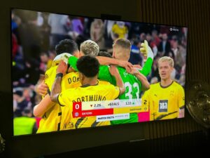 Lukasz Piszczek Instagram - Brawo @bvb09 💪🏻 @aussenrist15 wow 😳 Glückwunsch 🖤💛
