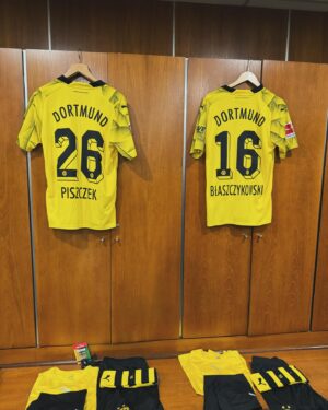 Lukasz Piszczek Instagram - @bvb09 ⚽️😊