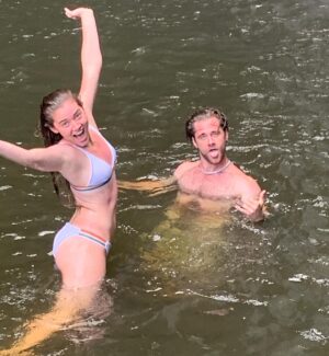 Luke Benward Instagram - Hanging loose in Hawaii