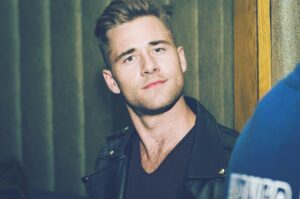 Luke Benward Instagram - When she says she doesn't like Star Wars 📸: @ryanunderfire