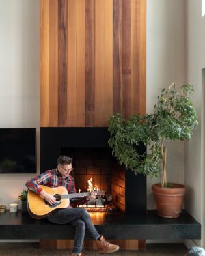 Luke Caldwell Instagram - My favorite place at home is always by the fire 🔥 Where is yours? #americanasoul for @simonandschuster 📷 @danicacusack
