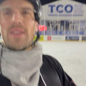 Luke Gulbranson Instagram - Feels like 0 with the wind and I felt like a 12 year old at the outdoor rink all over again. Had a blast wheeling tonight with everyone to open @hockeydaymn best of luck to all the teams playing this weekend! @ryancarter_22 @senorjuanrey thanks for having me. @heypaulfletcher best trade ever! @dannyhendrickson @kinglinguist and I will enjoy this W until next time! The apple from #brianbonin was solid! Well done #whitbearlake so nice meeting everyone! #mn #hockey #hockeydaymn #wheelsup #winterfun