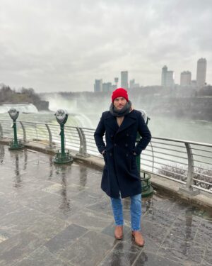 Luke Gulbranson Instagram - How cool are these things! So cold but neat to see! #niagarafalls