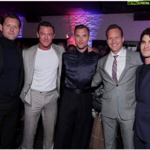 Luke Kleintank Instagram - Epic night celebrating @midwaymovie with our incredible cast and partners. Special thanks to everyone @lionsgate for making this all possible and @rolandemmerich @haraldkloser #westooke for their vision. Also wanted to shout out @ted_baker @ted_baker_menswear for the jacket @coach for the pants and @kumicraig for grooming @emmytown @tmahideaway for my look #midwaymovie #lionsgate.