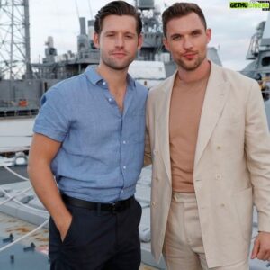 Luke Kleintank Instagram - We had the honor of sharing a special screening of @midwaymovie at Ford Island, Hawaii for our servicemen and women of our US Navy. It was a privilege to share this extraordinary experience with my fellow cast and to give thanks to the brave men and women who serve our country. Special thanks to @rolandemmerich @haraldkloser @lionsgate for bringing this incredible story about the Battle of Midway to life.