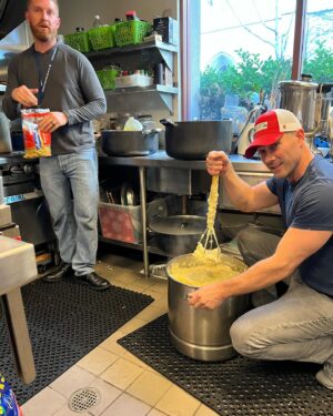 Luke Macfarlane Instagram - More potatoes! Volunteers at @stjamesla working to make sure the unhoused and less fortunate neighbors in our community have turkey, brisket, potatoes, banana pudding, green beans and more this Thanksgiving. Thanks to Tony, Margaret and Father John for all the work they do every week.