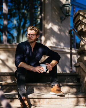 Luke Mitchell Instagram - Wake up. Drink @OriginXCoffee. 
Kick ass. Repeat. 👊☕️ #ad 
#HumpDay #OriginXCoffee 

📸: @arkfilms_dp