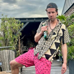 Luke Mockridge Instagram - „Warum siehst du an Off-Days immer so aus wie so ein 2004-Britney-Spears-Husband?“

„Weil es aktuell FUNNY TIMES sind“