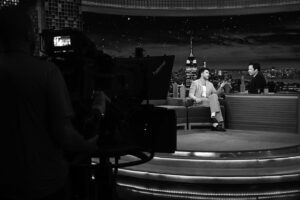 Luke Newton Instagram - Tonight @fallontonight 🙏