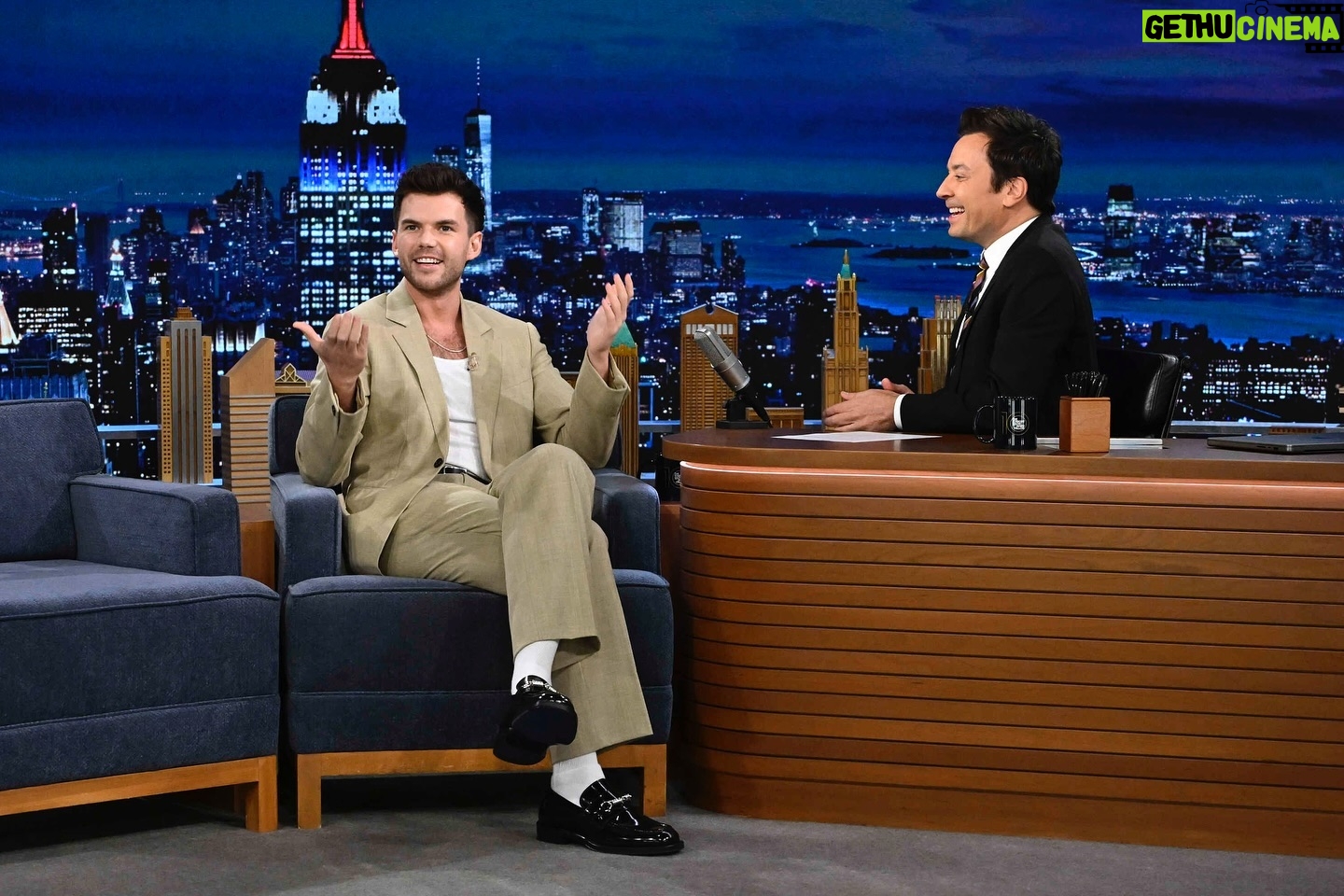Luke Newton - 262.5K Likes - Tonight @fallontonight 🙏