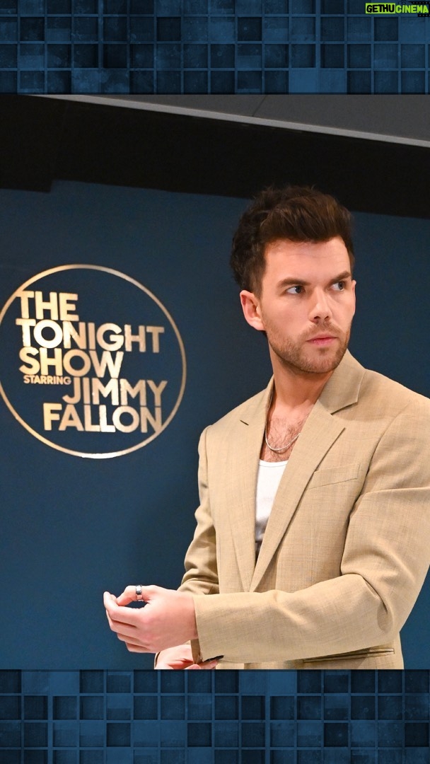 Luke Newton - 489.9K Likes - @lukenewtonuk gives us everything tonight 🎻 #FallonTonight #Bridgerton
