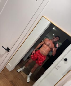 Luke Rockhold Instagram - The most proper dump of the week.