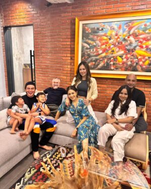 Lukman Sardi Instagram - What a happy dayyy.. humble family berkumpul, minus Chicco,Papah Edwan and Bubu ( we miss you) Love you all ❤️😘
