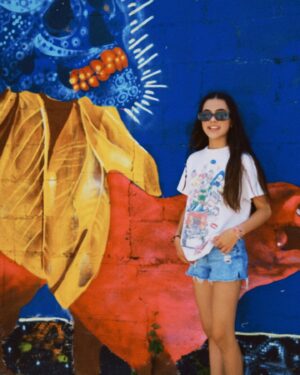 Lumi Pollack Instagram - Here’s me finding stuff to do on my day off of work 🎬😋🐾 #actress #mexico #shopping #movie #actinglife