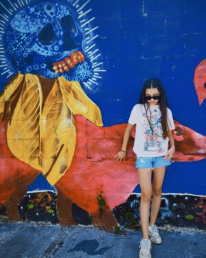 Lumi Pollack Instagram - Here’s me finding stuff to do on my day off of work 🎬😋🐾 #actress #mexico #shopping #movie #actinglife