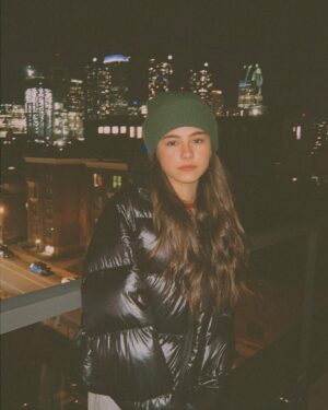 Lumi Pollack Instagram - Bonsoir Montréal 🌃🍁
