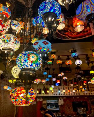 Luna Fujimoto Instagram - Middle Eastern vibes

#restaurantintokyo #tokyotrip #turkishlamps #turkishfood #rajasthanifolk #rajasthanidress #ラジャスタン刺繍 #ラジャスタンドレス #トルコランプ #トルコ料理 #異国情緒 #異国の雑貨 #藤本ルナ