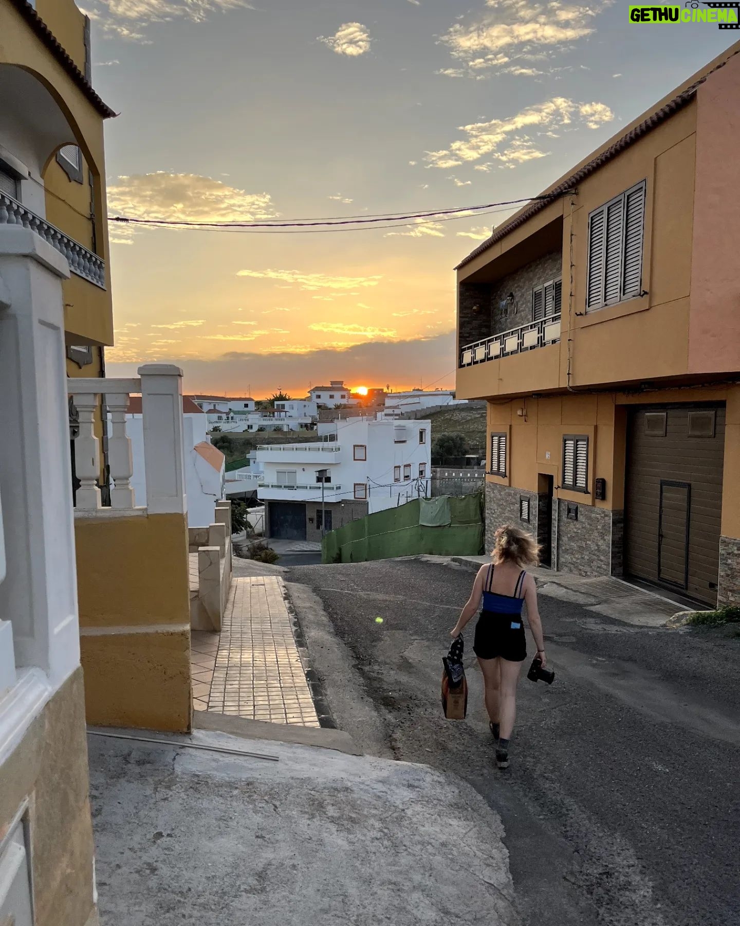 Luna Kuse - 2.7K Likes - 2 seasons: summer and thinkingofsummer