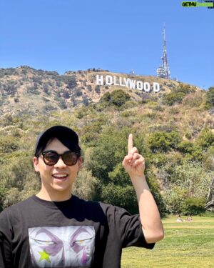 Lung Hor Instagram - 鄉巴佬朝聖Hollywood Sign，為什麽明明在現場拍照但還是看起來像P圖？
🌀 距離床的世界《#賀博台瘋》登陸小巨蛋倒數 34 天
⠀
＿＿＿＿＿＿＿＿＿＿＿＿＿＿＿＿＿
🛫《#賀博台瘋》世界巡迴登陸計畫 🛬️
￣￣￣￣￣￣￣￣￣￣￣￣￣￣￣￣￣⠀
🌀 即將登陸：美國 🇺🇸
꒰ 5/17-18 貝爾花園 BELL GARDENS
꒰ 5/21 聖荷西 SAN JOSE 💥 驚喜加場 💥
꒰ 5/25 紐約 NEW YORK
✹ 點擊 @hellohorlung 主頁連結立即購票

🌀 即將登陸：歐洲 🇫🇷🇬🇧
꒰ 6/10 巴黎 PARIS
꒰ 6/12 倫敦 LONDON
✹ 點擊 @hellohorlung 主頁連結立即購票