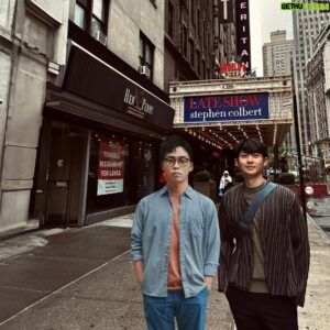Lung Hor Instagram - 世界巡迴即將啟程
翻出了一些照片
看得出每一張在哪嗎？

2024 曾博恩 X 賀瓏單口喜劇世界巡迴《#賀博台瘋》
四月日本見 🇯🇵