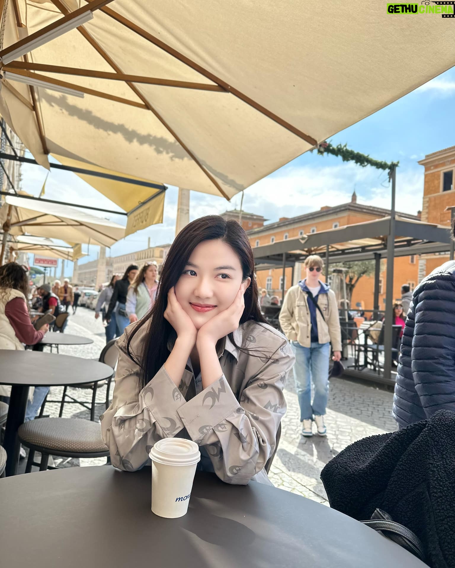 Lương Thanh - 729 Likes - Là ngày đẹp trời mây xanh nắng vàng.. 🥰🥰🥰