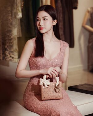 Lương Thanh Instagram - Have a great day!🍀❤️‍🔥 LINH BUI 

Photographer Vu Toan
Makeup Loan Love
Hair Tuan Neo