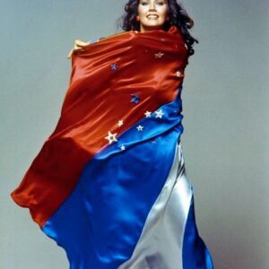 Lynda Carter Instagram - Wishing everyone a safe and happy 4th of July! 
❤️🤍💙 #fourthofjuly