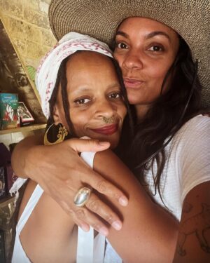 Lyndie Greenwood Instagram - My friend gave me a reiki session for my birthday. The depth and intensity of the experience were completely unexpected. I feel light now, in a place I didn’t even know I was heavy. It was beautiful, mystical and powerful. But then again, so is my friend, so I guess this makes sense.

I love you @namastoned_yoga - EVERYONE GO TO @rootsandstarsconjureandbotanik IT IS MAGIC