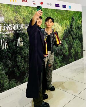 MC Cheung Instagram - 第三年參加叱咤呢個大party, 新年第一日周圍yo下人係開心嘅。好幸運呢幾年遇到好多好好嘅合作單位，出到好多唔同類型而大家又鍾意聽鍾意唱嘅歌，我仲有好多歌想做想玩想試，希望你哋都會繼續鍾意。
多謝世一團隊 ， @garethchan @jayfungmusic @concertyy @nickwong96 @younghysan @jnybeatzz ，多謝大家喜歡世一呢首歌，相信每一個用心做音樂嘅單位，都會係大家心目中嘅世一！ @warnermusichk & 賦二代 #世一
圖二： 嗱，我真係覺得呢個look唔笑先型㗎！聽晚9點，你哋又會再睇到多啲😏 

Hair: @myos_cliffchan 
Makeup: @tammyau_makeup 
Styling: @ansonlaucf1107
Wardrobes: @celine  @rickowensonline
Jewellery: @tiffanyandco