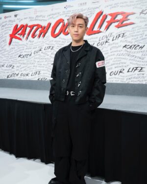 MC Cheung Instagram - 點形容今次合作？勁囉！😏 敬請期待 
#不要太沉迷我的poster

 《KATCH OUR LIFE》系列今年繼續強勢登場，我會聯同Jer柳應廷打頭陣，一齊唱爆亞博舞台！

VISA x MTR Present《KATCH OUR LIFE Jer 柳應廷 x MC 張天賦 音樂會》
日期：2024年8月30日 ​
時間：晚上8:15
地點：亞洲國際博覽館Arena​
優先開換日期：Katch Plus 會員 6月14日早上10時 | Katch 會員  6月14日下午2時 

【換領日期及時間】Katch Plus 會員 6月14日早上10時 | Katch 會員  6月14日下午2時 

【換領平台】只限Katch網站(https://online-ticketing.katch.com.hk/kol/jermc)
 *KatchApp將不開放換領

@katchhk_ #音樂娛樂平台 #Katch #Katchhk #KatchIn #Katch音樂會 #KATCHOURLIFE #JerxMC音樂會